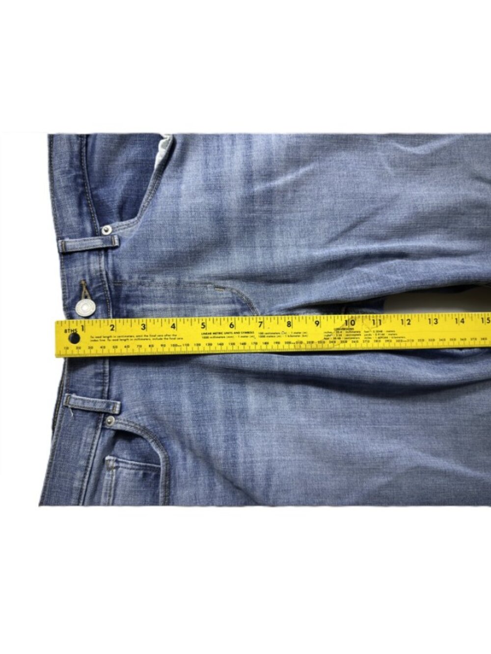 Levi's Women's Classic Crop Denim Jeans - Size 31 - Picture 7 of 10